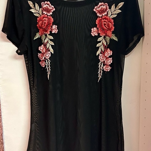 TMG Rose Tunic Top, Size Small- EUC - Picture 2 of 6